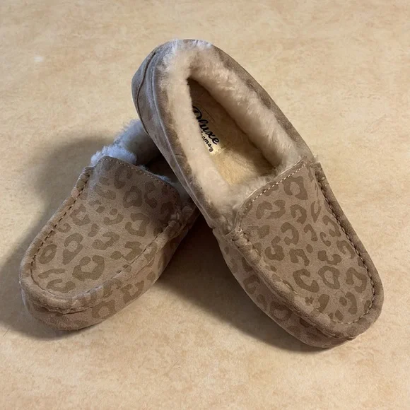 Women’s Deluxe by dearfoams Fernie Genuine Shearling Moccasin Slippers Size 6 - Picture 2 of 12